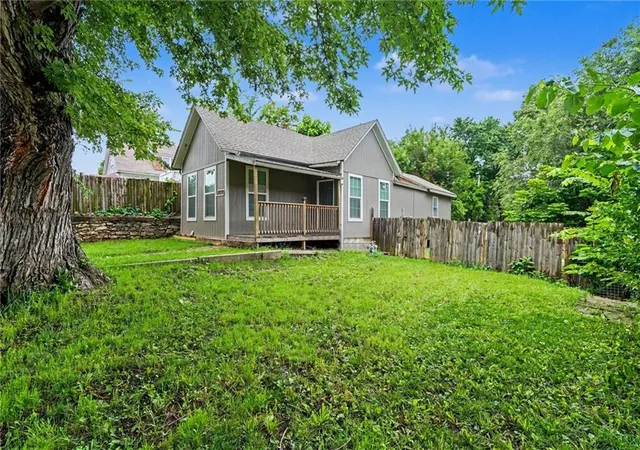Photo 2 of Single family home for sale at 930 Ohio Ave, Kansas City, KS 66101 | MLS# 2628826 | Listing updated on 2026-09-12