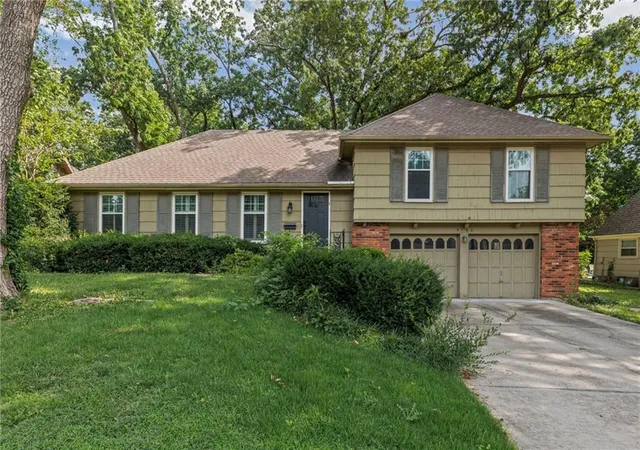 Photo 2 of Single family home for sale at 9108 W 106th Street, Overland Park, KS 66212 | MLS# 2628850 | Listing updated on 2026-09-12