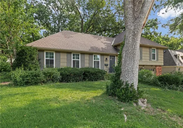 Photo 3 of Single family home for sale at 9108 W 106th Street, Overland Park, KS 66212 | MLS# 2628850 | Listing updated on 2026-09-12
