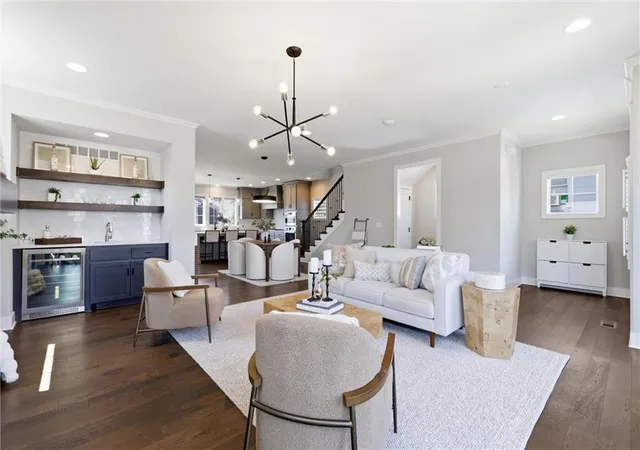 Photo 3 of Sale Pending at 733 W 44th Terrace, Kansas City, MO 64111 | MLS# 2629603 | Listing updated on 2026-09-15
