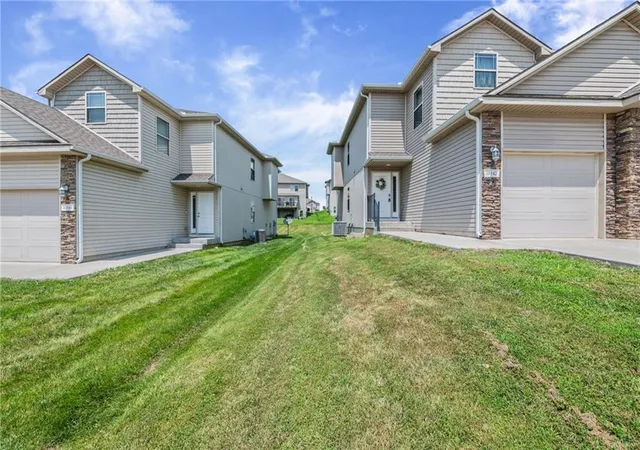 Photo 3 of Single family home for sale at 10542 Clubhouse Dr, Kansas City, KS 66109 | MLS# 2629717 | Listing updated on 2026-09-12