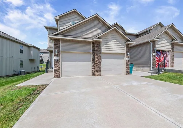 Photo 3 of Single family home for sale at 10542 Clubhouse Dr, Kansas City, KS 66109 | MLS# 2629717 | Listing updated on 2026-09-12