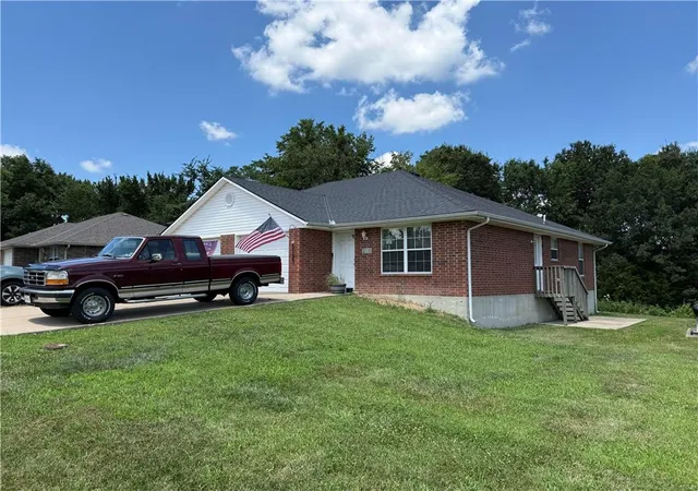 Photo 2 of Multi family home for sale at 208 210 Nw Woodbury Dr, Grain Valley, MO 64029 | MLS# 2629892 | Listing updated on 2026-10-08