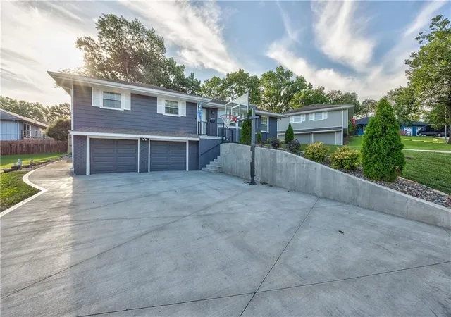 Photo 1 of Single family home for sale at 10717 Mcgee St, Kansas City, MO 64114 | MLS# 2629980 | Listing updated on 2026-09-11