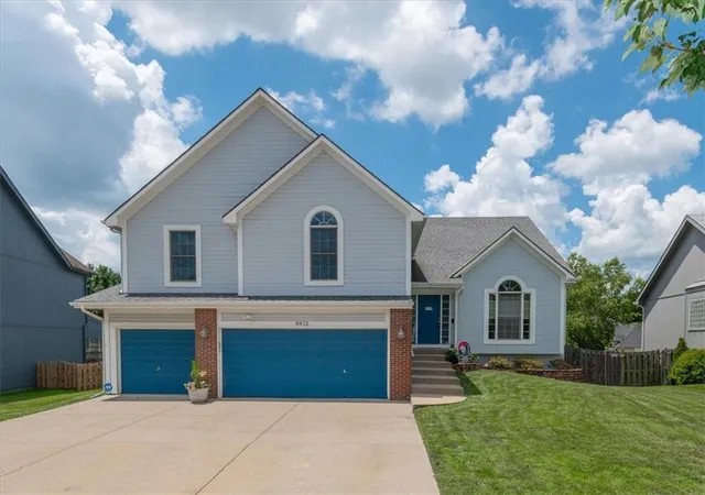 Photo 1 of Single family home for sale at 8812 N Cosby Ave, Kansas City, MO 64154 | MLS# 2630071 | Listing updated on 2026-09-12
