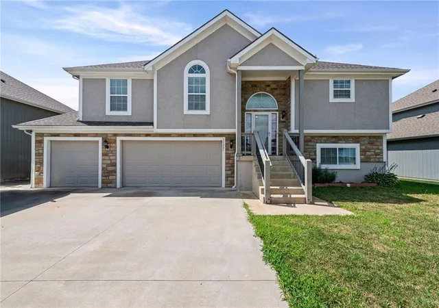 Photo 1 of Single family home for sale at 11331 Yecker Ave, Kansas City, KS 66109 | MLS# 2630108 | Listing updated on 2026-09-14