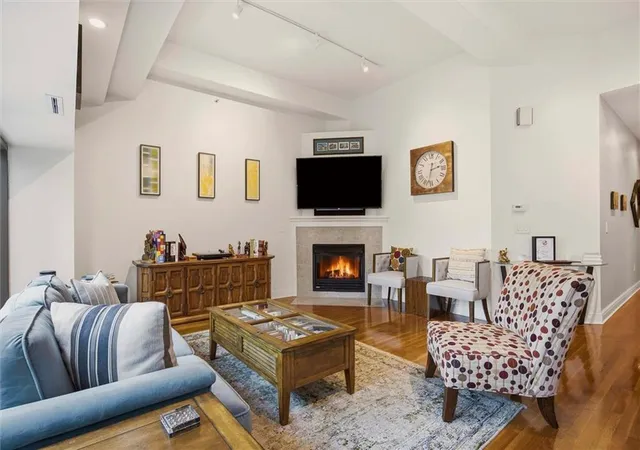 Photo 2 of Condo for sale at 1101 Walnut St #604, Kansas City, MO 64106 | MLS# 2630110 | Listing updated on 2026-09-14