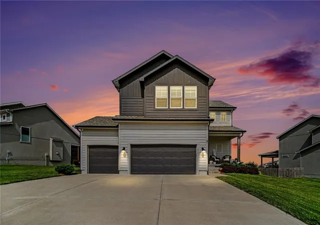 Photo 2 of Single family home for sale at 1912 Sw Merryman Dr, Lees Summit, MO 64082 | MLS# 2630288 | Listing updated on 2026-09-12