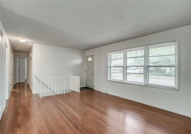 Photo 3 of Single family home for sale at 439 E Whittier St, Kansas City, MO 64119 | MLS# 2630704 | Listing updated on 2026-09-14