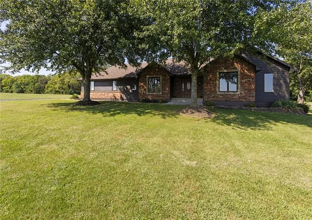 Photo 2 of Single family home for sale at 17618 S Emerald View Dr, Raymore, MO 64083 | MLS# 2630750 | Listing updated on 2026-09-15