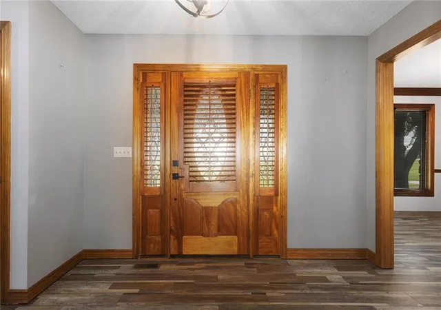 Photo 4 of Single family home for sale at 17618 S Emerald View Dr, Raymore, MO 64083 | MLS# 2630750 | Listing updated on 2026-09-15