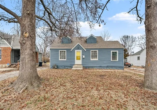 Photo 2 of Single family home for sale at 1434 E 80th Street, Kansas City, MO 64131 | MLS# 2631219 | Listing updated on 2026-09-14