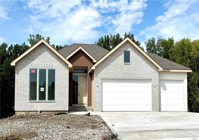 Photo 1 of Single family home for sale at 9004 N Everton Ave, Kansas City, MO 64153 | MLS# 2631254 | Listing updated on 2026-09-14