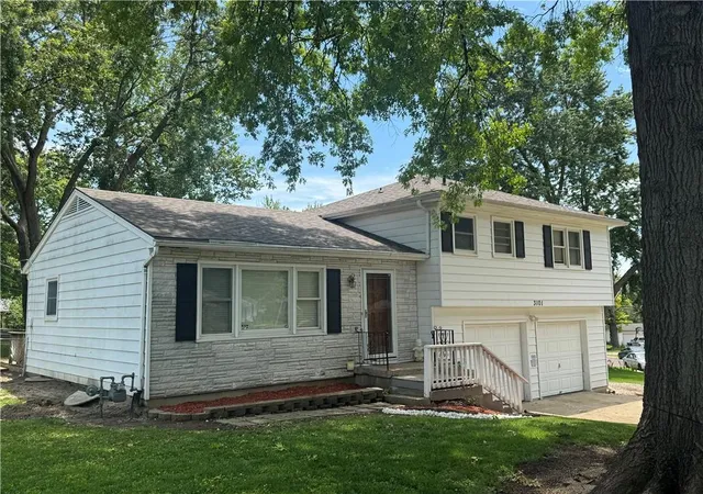 Photo 2 of Single family home for sale at 3101 S 53rd Ter, Kansas City, KS 66106 | MLS# 2631346 | Listing updated on 2026-10-19