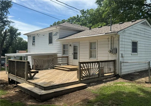 Photo 3 of Single family home for sale at 3101 S 53Rd Ter, Kansas City, KS 66106 | MLS# 2631346 | Listing updated on 2026-10-19