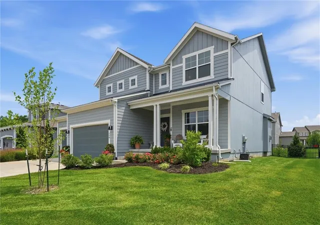 Photo 3 of Single family home for sale at 140 Se Riley St, Blue Springs, MO 64064 | MLS# 2631384 | Listing updated on 2026-09-13