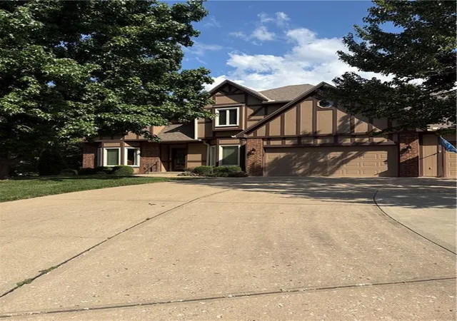 Photo 1 of Single family home for sale at 2010 Hidden Valley Dr, Pleasant Hill, MO 64080 | MLS# 2631522 | Listing updated on 2026-09-11