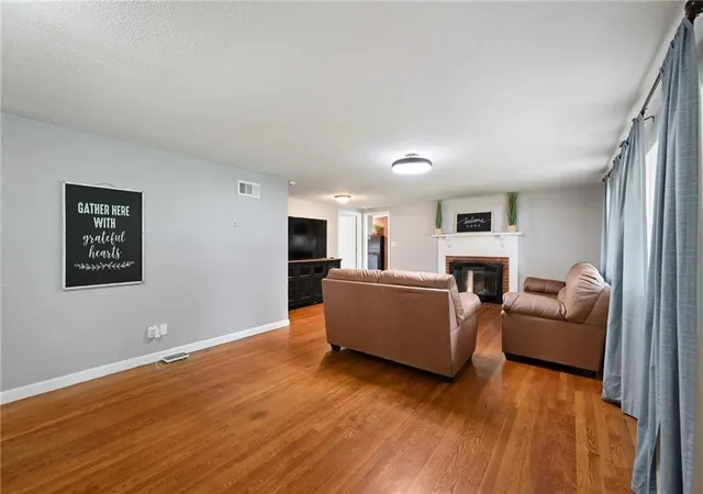 Photo 4 of Sale Pending at 500 SW 4th Street, Lees Summit, MO 64063 | MLS# 2631535 | Listing updated on 2026-09-10