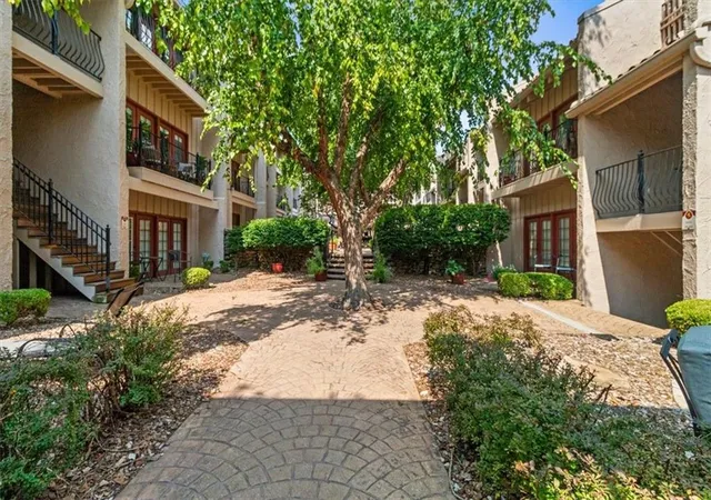 Photo 2 of Condo for sale at 1111 W 46th Street #24, Kansas City, MO 64112 | MLS# 2631613 | Listing updated on 2026-09-10