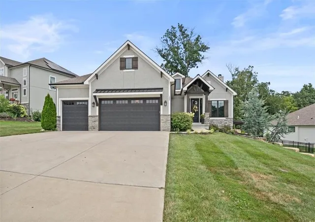Photo 1 of Single family home for sale at 105 Nw Ambersham Dr, Lees Summit, MO 64081 | MLS# 2631763 | Listing updated on 2026-10-03