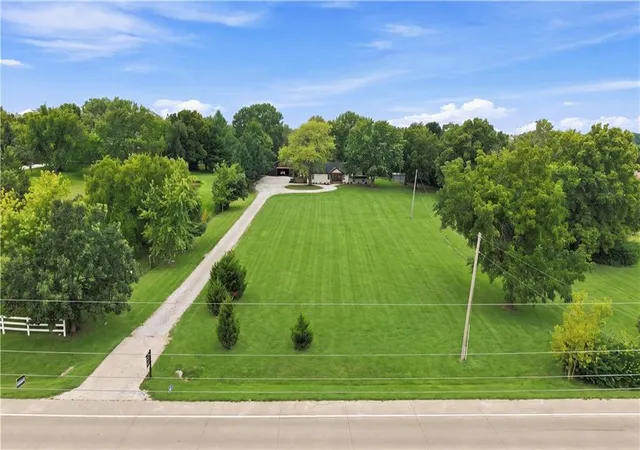 Photo 2 of Single family home for sale at 3222 Pryor Rd, Lee's Summit, MO 64082 | MLS# 2632032 | Listing updated on 2026-10-08