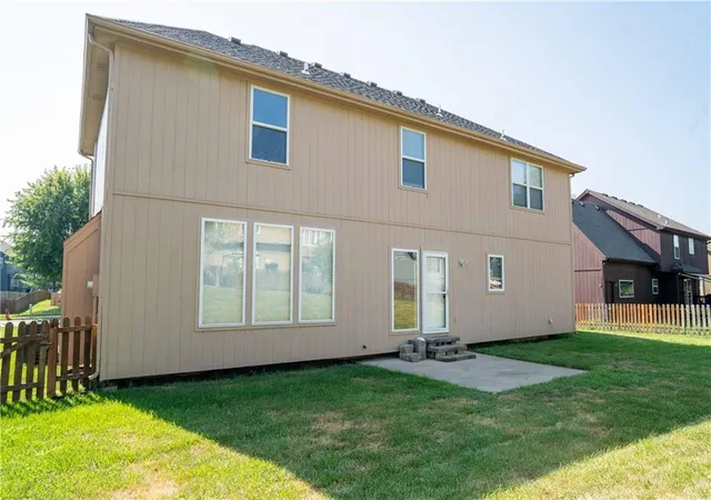 Photo 2 of Single family home for sale at 10760 N Laurel Ave, Kansas City, MO 64157 | MLS# 2632308 | Listing updated on 2026-09-13