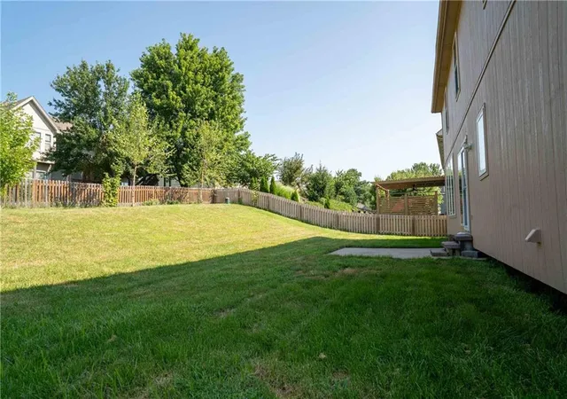 Photo 3 of Single family home for sale at 10760 N Laurel Ave, Kansas City, MO 64157 | MLS# 2632308 | Listing updated on 2026-09-13
