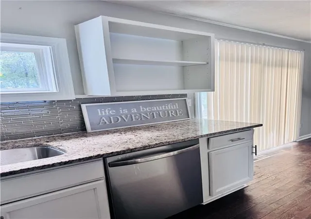 Photo 3 of Single family home for sale at 11010 N Holmes St, Kansas City, MO 64155 | MLS# 2632429 | Listing updated on 2026-09-24