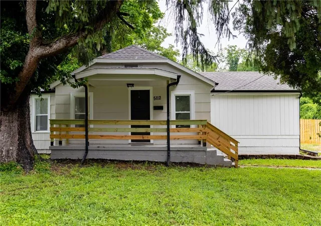 Single family home for sale at 5112 Rinker Rd, Kansas City, MO 64129 | MLS# 2632492