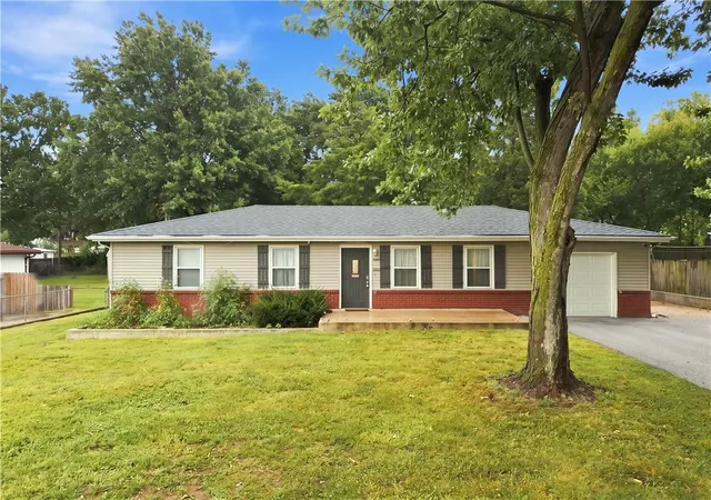 Single family home for sale at 1017 S 51st Street, Kansas City, KS 66106 | MLS# 2632535