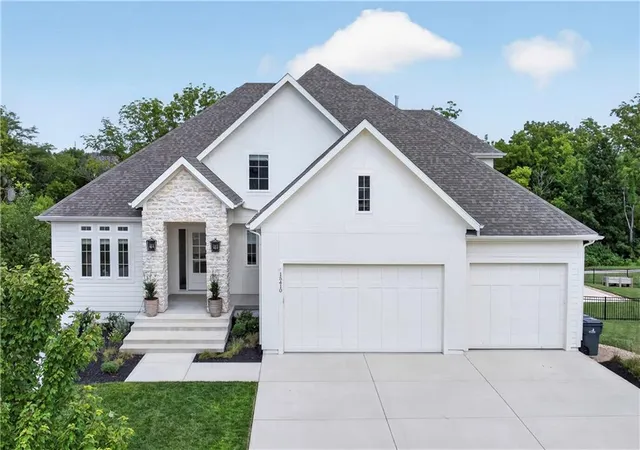 Photo 3 of Single family home for sale at 15410 W 166th Terrace, Olathe, KS 66062 | MLS# 2632706 | Listing updated on 2026-10-06