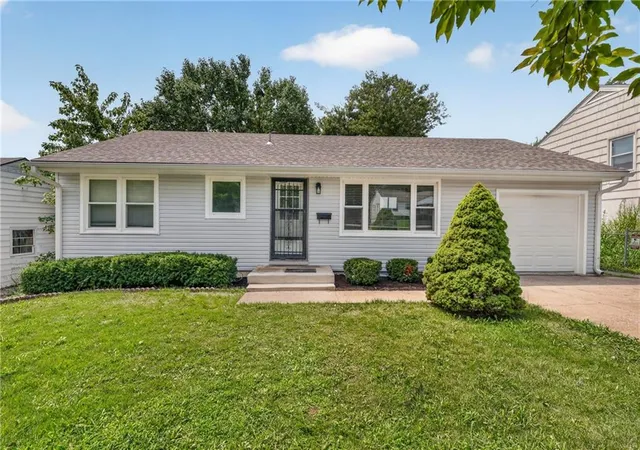 Photo 2 of Single family home for sale at 9108 Central St, Kansas City, MO 64114 | MLS# 2632730 | Listing updated on 2026-09-29