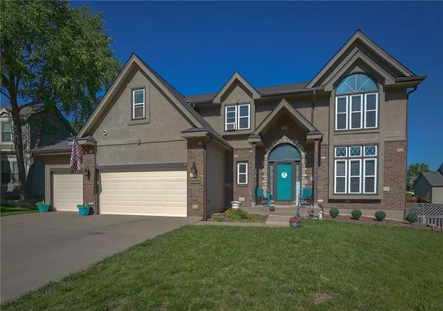 Photo 1 of Sale Pending at 1437 Coventry Ln, Liberty, MO 64068 | MLS# 2632733 | Listing updated on 2026-09-26