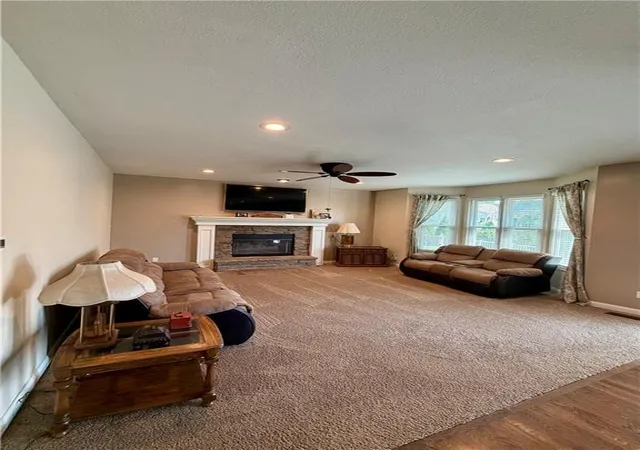 Photo 3 of Sale Pending at 1437 Coventry Ln, Liberty, MO 64068 | MLS# 2632733 | Listing updated on 2026-09-26