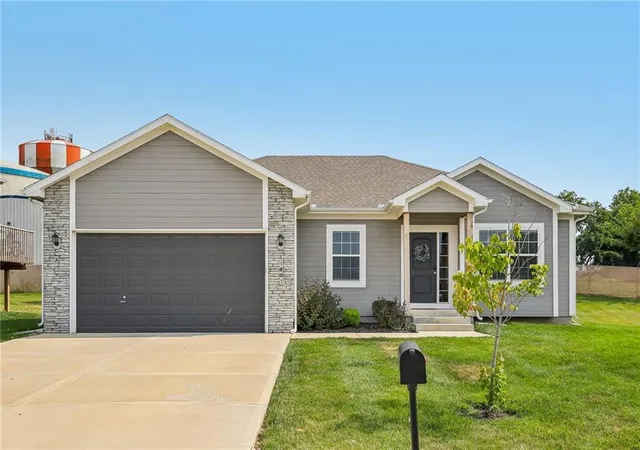 Single family home for sale at 1801 NW Hilltop Ct, Grain Valley, MO 64029 | MLS# 2632747