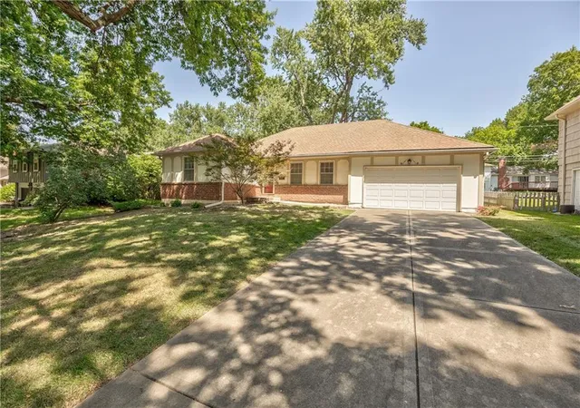 Single family home for sale at 9610 W 97th Street, Overland Park, KS 66212 | MLS# 2632815