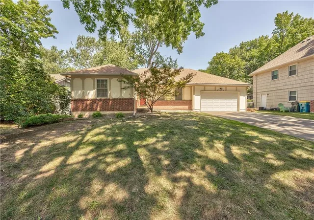 Photo 3 of Sale Pending at 9610 W 97th Street, Overland Park, KS 66212 | MLS# 2632815 | Listing updated on 2026-09-29