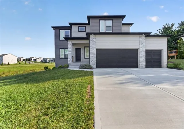 Photo 1 of Single family home for sale at 2708 SW 12th Street, Lees Summit, MO 64081 | MLS# 2632833 | Listing updated on 2026-09-12