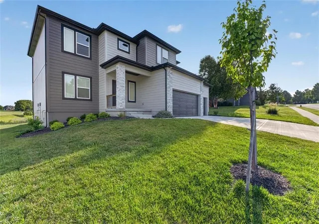 Photo 2 of Single family home for sale at 2708 SW 12th Street, Lees Summit, MO 64081 | MLS# 2632833 | Listing updated on 2026-09-12