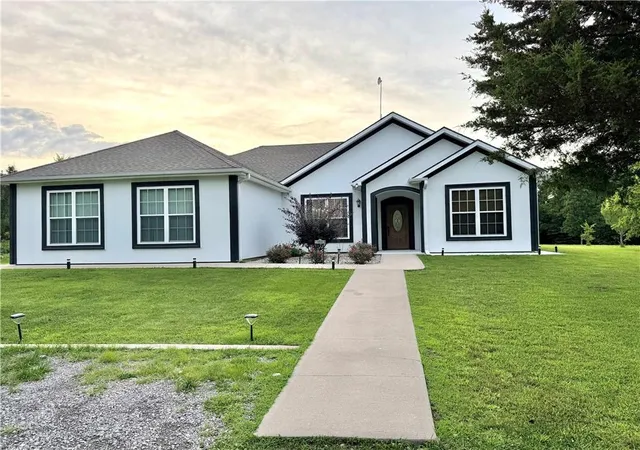 Photo 4 of Single family home for sale at 19883 Mather Rd, Sedalia, MO 65301 | MLS# 2632840 | Listing updated on 2026-09-13