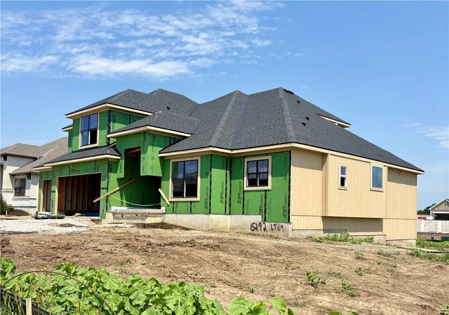 Photo 3 of Single family home for sale at 15292 W 161st Terrace, Olathe, KS 66062 | MLS# 2632937 | Listing updated on 2026-10-09
