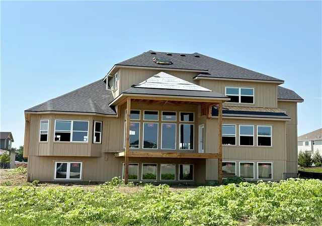 Photo 4 of Single family home for sale at 15292 W 161st Terrace, Olathe, KS 66062 | MLS# 2632937 | Listing updated on 2026-10-09