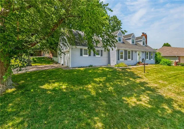 Photo 3 of Single family home for sale at 602 Greenbriar Ter, Saint Joseph, MO 64506 | MLS# 2632947 | Listing updated on 2026-09-15