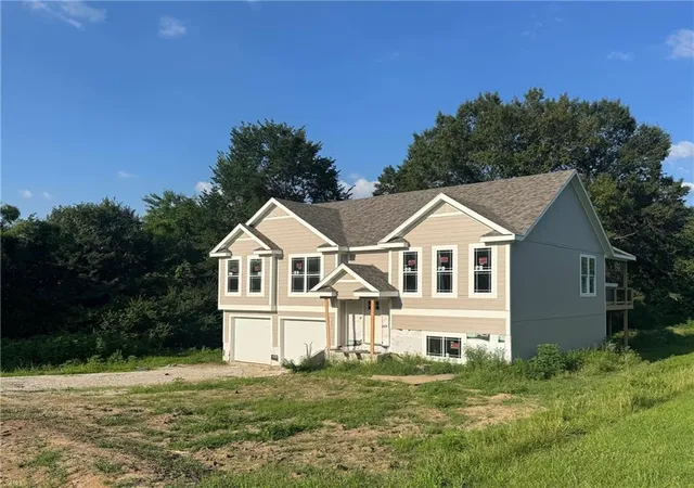 Photo 2 of Single family home for sale at 233 Se 141 Road, Warrensburg, MO 64093 | MLS# 2632958 | Listing updated on 2026-09-14