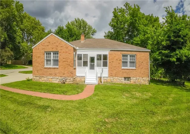 Photo 1 of Single family home for sale at 7021 Raytown Rd, Raytown, MO 64133 | MLS# 2633015 | Listing updated on 2026-09-12