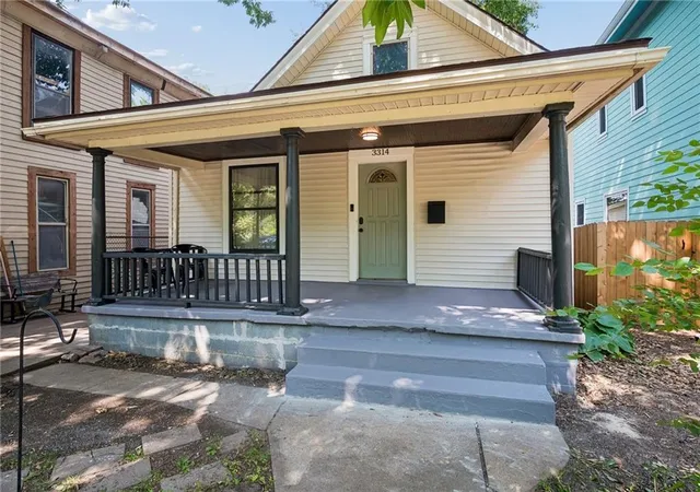 Photo 2 of Single family home for sale at 3314 Charlotte St, Kansas City, MO 64109 | MLS# 2633088 | Listing updated on 2026-09-15