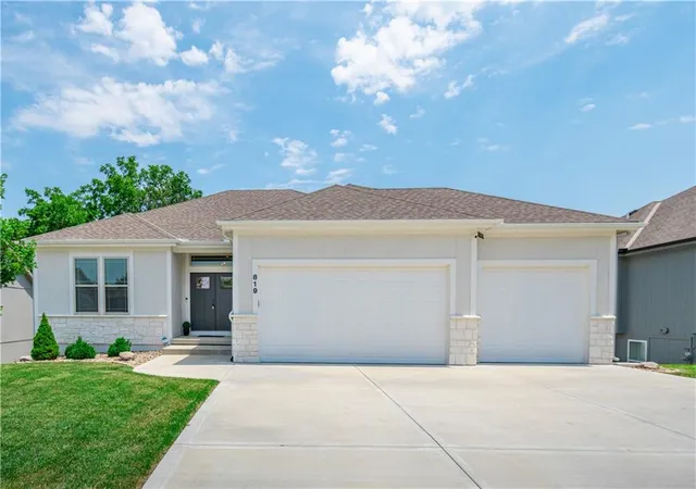 Photo 1 of Single family home for sale at 819 Old Paint Rd, Raymore, MO 64083 | MLS# 2633115 | Listing updated on 2026-09-15