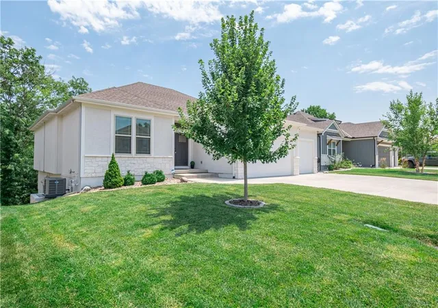 Photo 2 of Single family home for sale at 819 Old Paint Rd, Raymore, MO 64083 | MLS# 2633115 | Listing updated on 2026-09-15