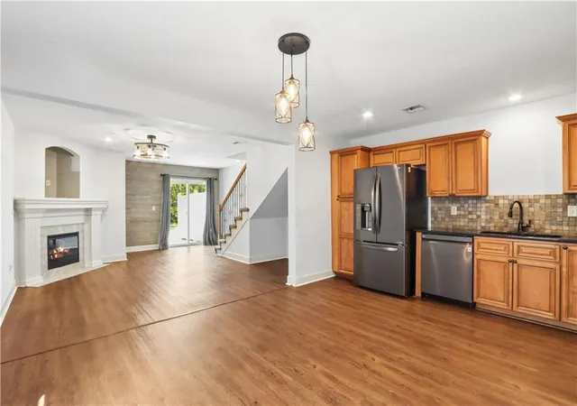 Photo 3 of Sale Pending at 13650 Oak Valley Dr, Platte City, MO 64079 | MLS# 2633208 | Listing updated on 2026-09-11