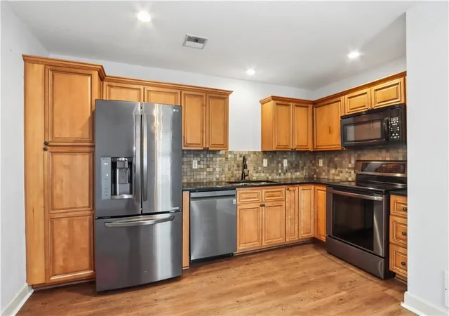 Photo 3 of Sale Pending at 13650 Oak Valley Dr, Platte City, MO 64079 | MLS# 2633208 | Listing updated on 2026-09-11